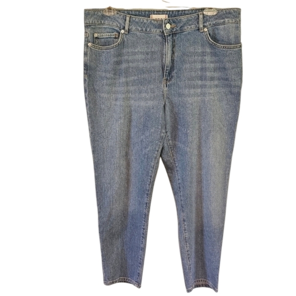 BDG Mid-Rise Skinny Light Wash Jeans - Picture 1 of 6